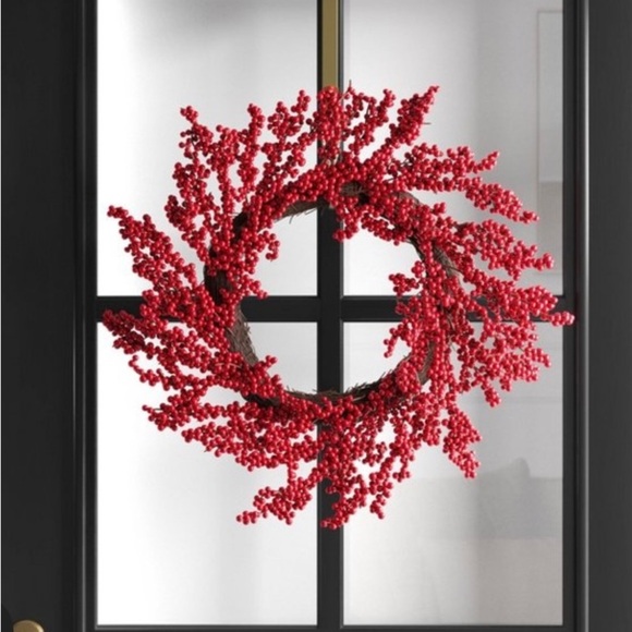 NWT 22" Cluster faux Berry Artificial Christmas Wreath Red by Wondershop™ - Picture 6 of 9